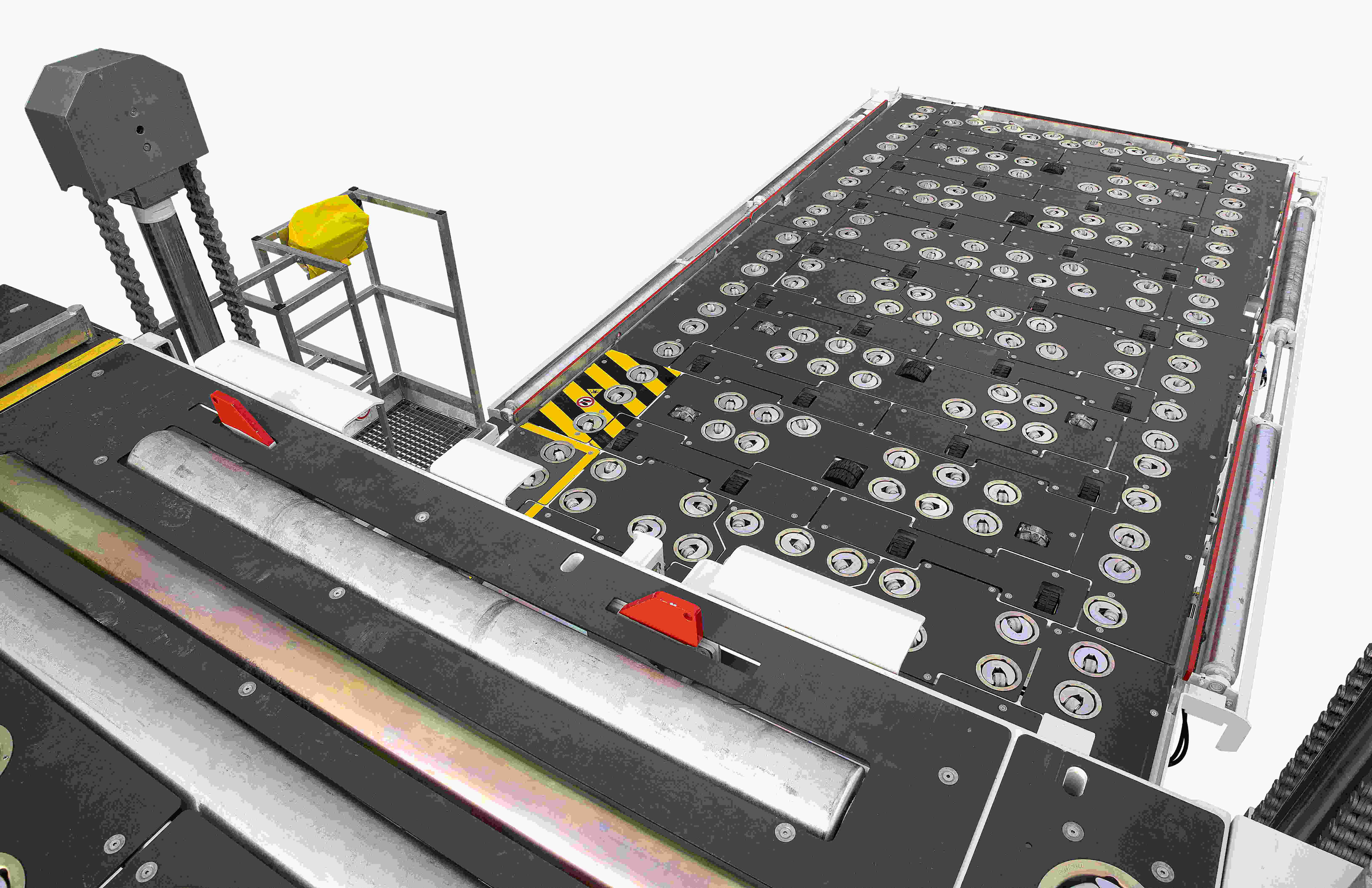 CONTAINER/PALLET LOWER AND MAIN DECK LOADER electric transfer system